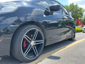 沃森cv5轮毂带胎,4孔都可以用,五角星17寸轮毂,轮胎成色