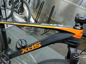 喜德盛mt5碳纤维山地车,27.5轮径,17寸车架,reba