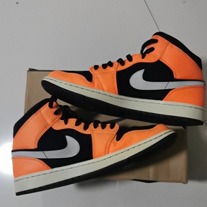 aj1mid碎扣 轻微氧化 鞋垫图案磨损