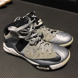 士兵6耐克 战士6詹姆斯实战篮球鞋 soldier    4