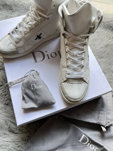 品牌型号 dior 女士小蜜蜂白色高帮平底球鞋板鞋