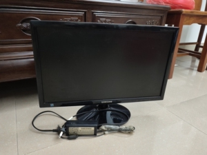 00tb592651661淘宝三星s32e591c 32寸曲屏液晶显示器 有瑕疵,最0人