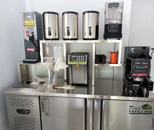 店铺已转让，全套奶茶设备一并打包出售，开奶茶店用的大小件设备