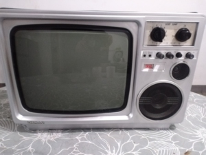 成都牌14寸黑白电视,180元自取,有声音无图像,内部元件齐