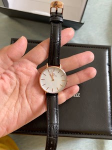女士奔驰手表,买车的时候送的,全新