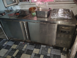 不锈钢操作台冰柜冰箱 长1.8宽80高80江北  北京路附近