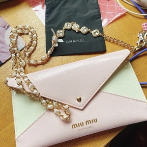miumiu香水钱包