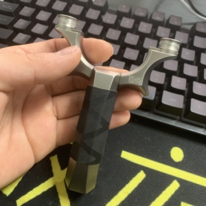 河南动感传奇小虎移动弓门弹弓,新款带标,全钛合金,尺寸75