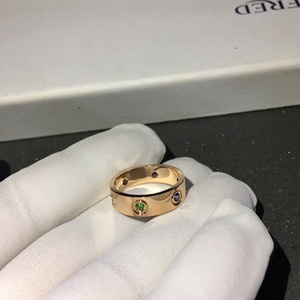 卡地亚彩宝戒指