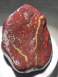 新疆哈密地表戈壁红碧玉原石,带黄金斑,花色漂亮,自己捡的69