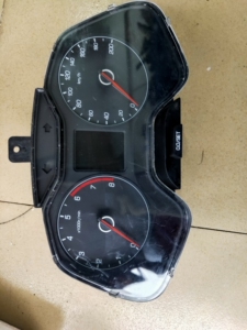 14款宝骏610仪表盘总成 原装拆车件