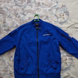 a21男款飞行夹克蓝色,本人仅穿一次不喜欢,因为吊牌摘了,无