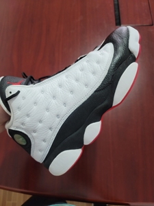 aj13 熊猫正品42.5码 黄金码正品 很新 鞋底磨损很小