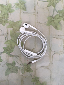 苹果原装正品耳机,苹果圆头正品耳机,有防伪编码,保证正品,支