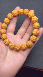 龙纹桃核雕刻【貔貅】手串 黄色天然金黄皮色,懒人串 ,龙纹桃