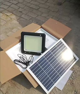 工厂清仓价,5000vv太阳能灯户外投光灯超亮家用室内外防水