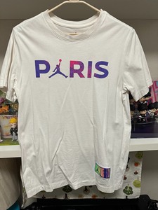 Nike巴黎圣日尔曼T恤，M码，正品，适合身高175cm左右