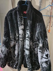 00新古色古香淘宝supreme狼图腾摇粒绒夹克 m码 成色新0人付款3500.