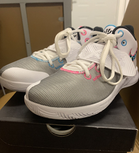 欧文flytrap3 白彩虹 41码全新正品