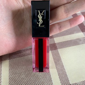 ysl黑管镜面唇釉602,草莓水红色,我太多这个颜色的口红了