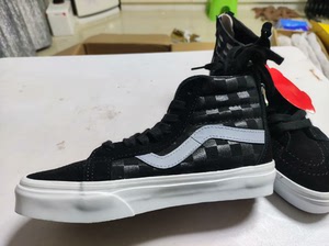 VANS经典高帮板鞋sk8，亮面棋格，翻毛拼接，带拉链，35