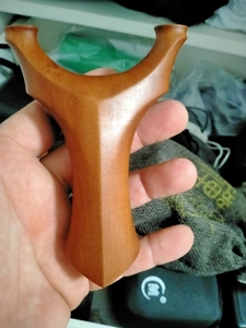 9015枣木天罡圆头弹弓,外宽90,撑头15,椭圆撑头,手感
