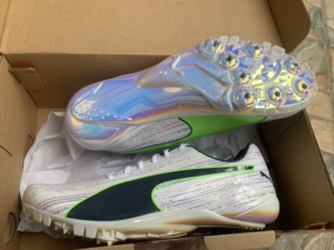 博尔特钉鞋彪马