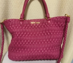 miumiu缪缪家同款手提斜挎包宝石链编织菜篮子紫红色,大容