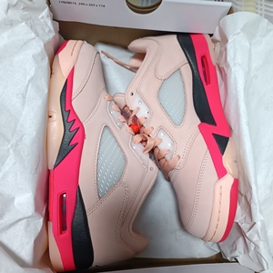 实体店刚买的aj5火烈鸟,一次没穿过,重庆本地自提,现场验