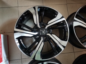 本田思域轮毂.17寸.孔距5*114.3.十代思域轮毂.17