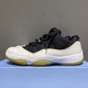 aj11康熙 43码,成色一般鞋头有裂纹,白菜价拿去玩,价格