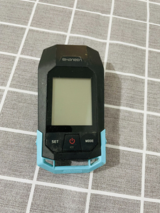 山人自行车码表,功能齐全,后面卡位有一点点缺了,带手电筒功能