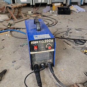 瑞凌200氩弧焊机,伟创200氩弧焊机,都正常使用,单主机出