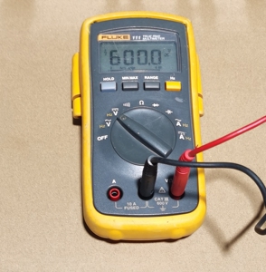 美国 fluke福禄克 f 111 手持数字万用表 手持数显