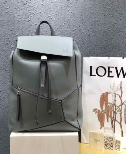 个人闲置物品(私聊报价)loewe罗意威男包男士单肩包双肩包