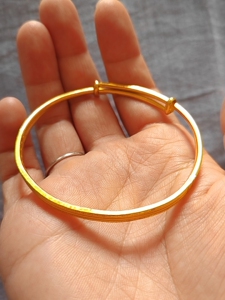 荟萃楼,黄金手镯,每年七月份免费换款.纯金,999.9,工艺