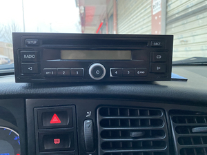 今天刚拆的捷达原车cd机,带插头,功能完好118