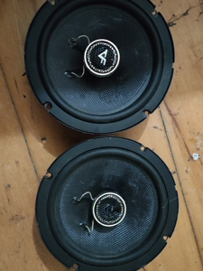 交叉火力汽车喇叭cf602喇叭一对残品,看上的拿去玩,两个喇