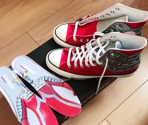 匡威限定赛文奥特曼,已绝版,全新43码,吊牌都在.支持鉴定