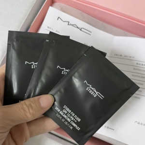 5ml*2小样试用rikki0810感兴趣的产品怡丽丝尔肌源觉醒中样minon的