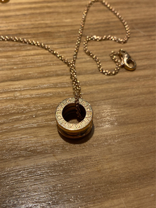 宝格丽项链吊坠慈善款,18k金,玫瑰金小蛮腰弹簧款