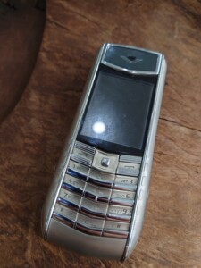 vertu ascent ti 图手机,型号是ti?搞不清具