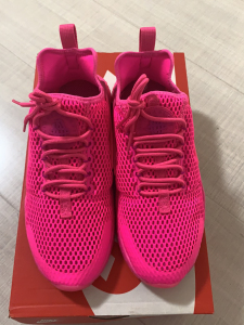 全新耐克nike华莱士粉色运动鞋,38码,收拾东西找出来的