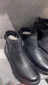 代购买的 桑颇最高版本 UGG牛皮妈妈鞋。桑颇那边代购批发价
