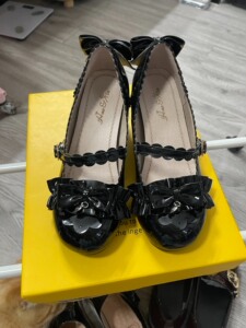 000人付款淘宝小甜柚lo鞋 全新仅试穿 尺码偏小建议39码穿xy