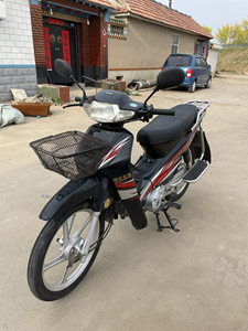 建设金鹰110弯梁摩托车,全车原装,一键启动,17年出厂跑了