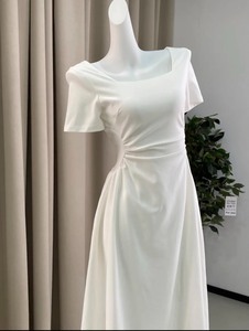 Naimi 白色方领有袖款连衣裙女a字法式收腰小众设计长裙子