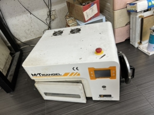 000人付款淘宝三角铁压屏机贴合除泡一体机tb4498267541711.