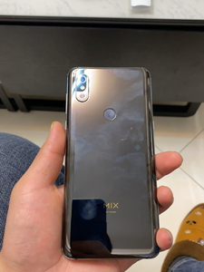 裸机外加图上无线充电器,小米mix3,8 128,换过屏幕