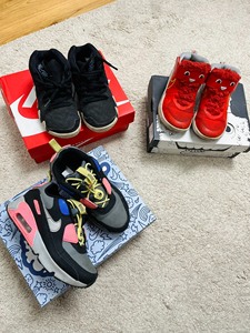 三双12c耐克球鞋,一双气垫(很新,没穿几次),一双欧文,一_阿里巴巴找货